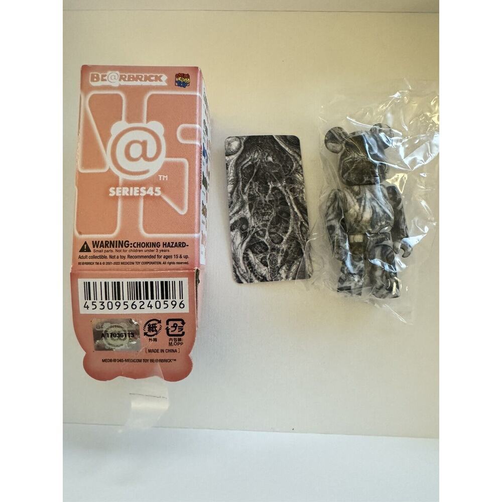Bearbrick 100% Series 45 - SECRET B HOLT With Card RARE Be@rbrick